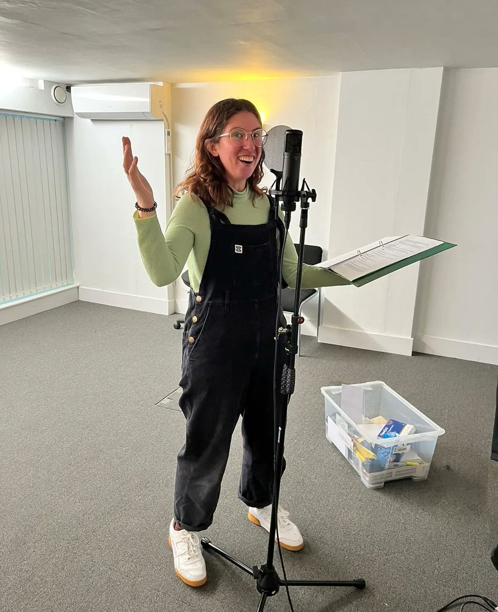 5 DAYS TO GO! 

THE COUNTDOWN HAS BEGUN last chance to get your tickets!

Here are some snaps from rehearsals. More shots and updates coming soon!

vaultfestival.com/events/right-d…

We look forward to seeing you underground @vaultfestival soon
<a href="/EoinSaysThis/">Eoin McKenna</a> 
<a href="/Rachaelhilton/">Rachael Hilton</a> 
<a href="/PhoebeBBrown/">Phoebe Batteson-Brown</a>