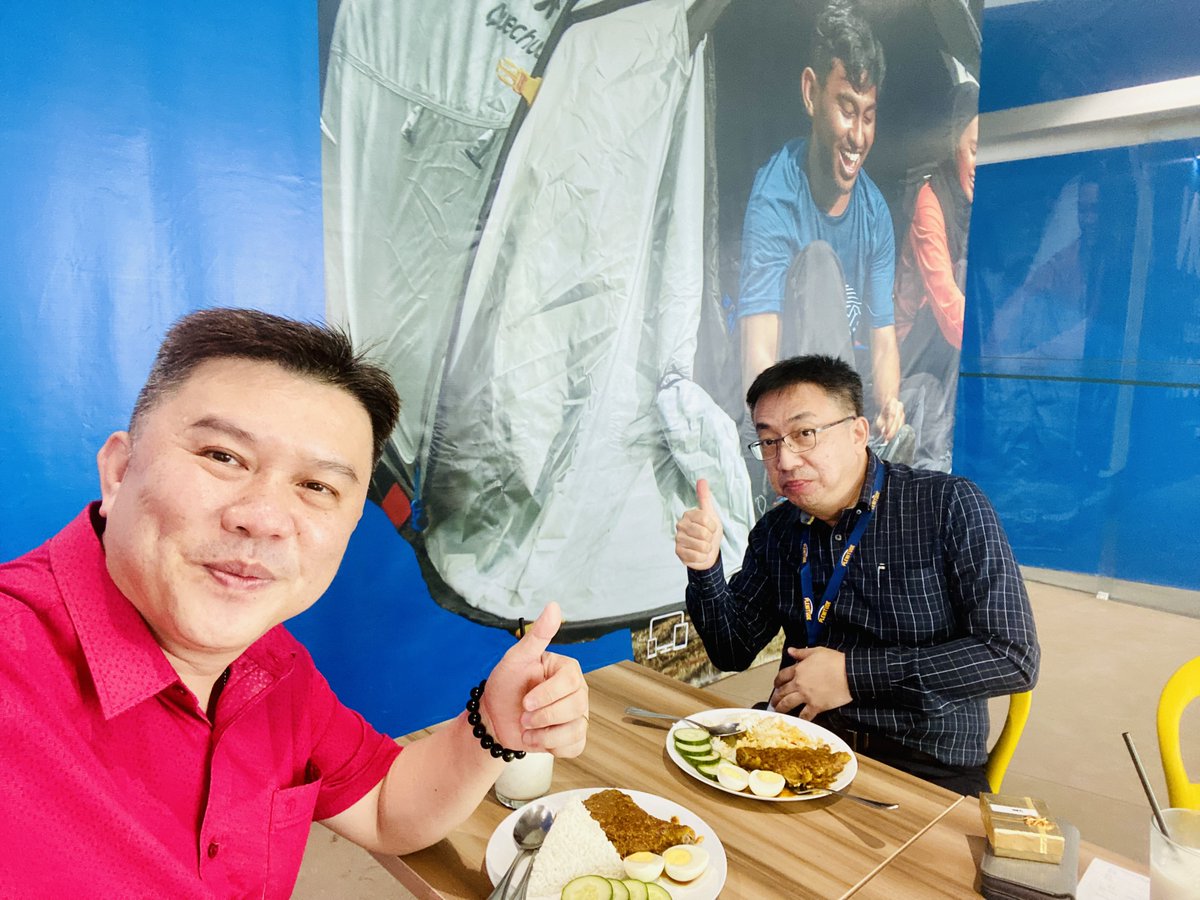 Makfoowengg's tweet photo. 🔥拿【紫微血龙木】给顾客+健康午餐。
🔥Deliver【Zi Wei Pendant】to customer+simple healthy lunch.
Master Mak 麥大師
+6011-1214 3468
#yijing #fengshui #numerology #易经 #风水 #life #luck #占卦 #改运 #运程 #Destiny #横财 #meta #LuckyNumber #血龙木 #车牌 #门牌 #ICNumber #紫微斗数 https://t.co/pBXgkSUrhE