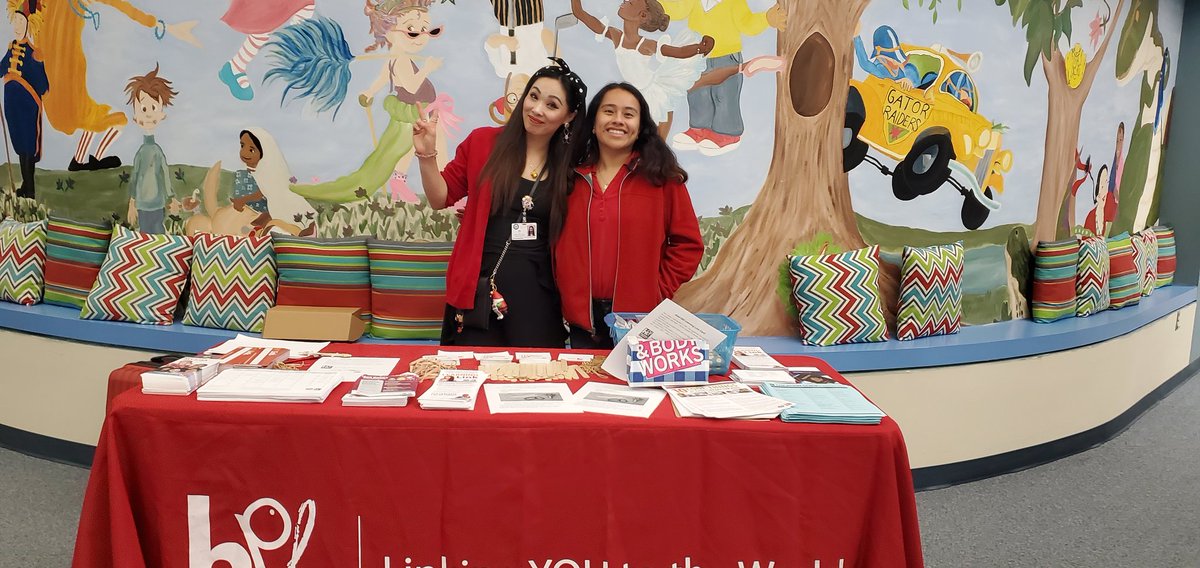 ReesLibrarian's tweet photo. Pictures from a great Family Library Night with @ReesStars &amp; @houstonlibrary! We loved making puppets &amp; harmonicas! @MireyaFromTX @KathyCherryAP #ReesReads https://t.co/ij9CN99p4L