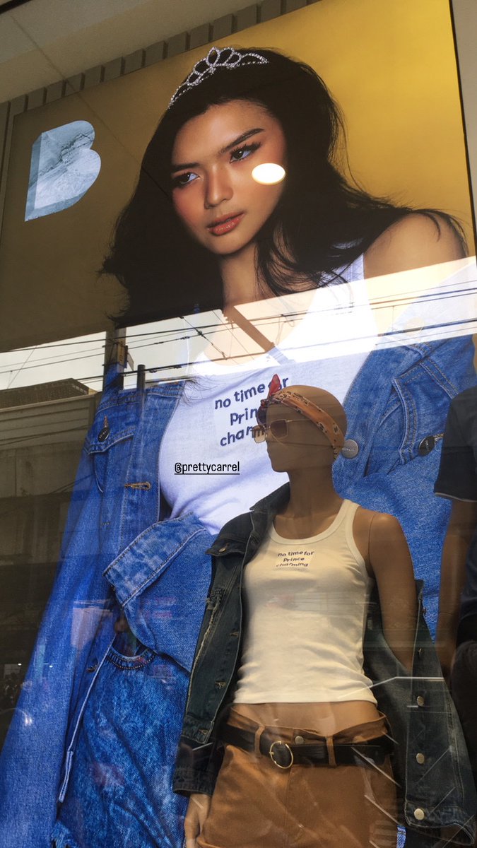 _prettycarrel's tweet photo. hi bench babe @francinecarreld https://t.co/zi3XtKK1qi