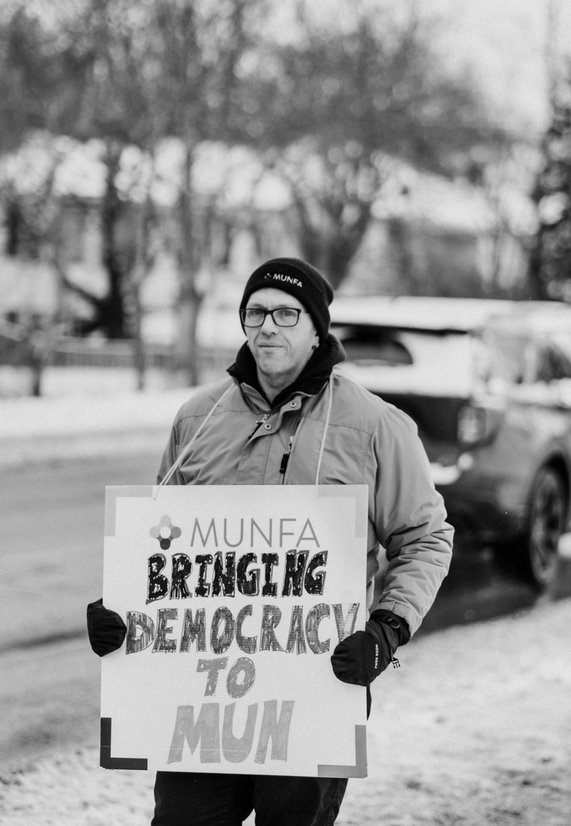 MUNFaculty's tweet photo. Walking the line, bringing democracy to MUN, and — what's that? Why, yes, it's the famed #BarmpBeQue! #FairDealAtMUN https://t.co/IeSQeW8eMJ