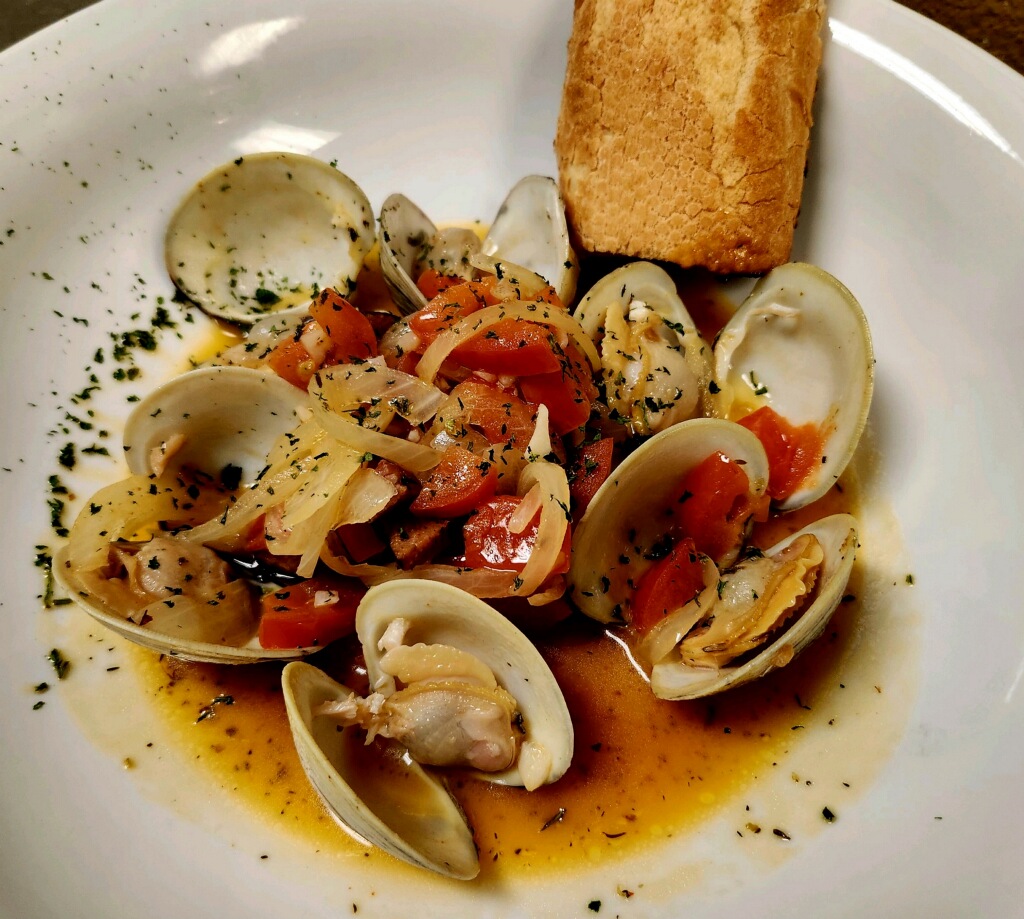 Don't miss out on our daily specials! Here are a few from recently! 😋

🤤 Fried eggplant meuniere topped with crab meat
🤤 Short ribs with mashed potatoes and veggies
🤤 Clams and andouille sausage