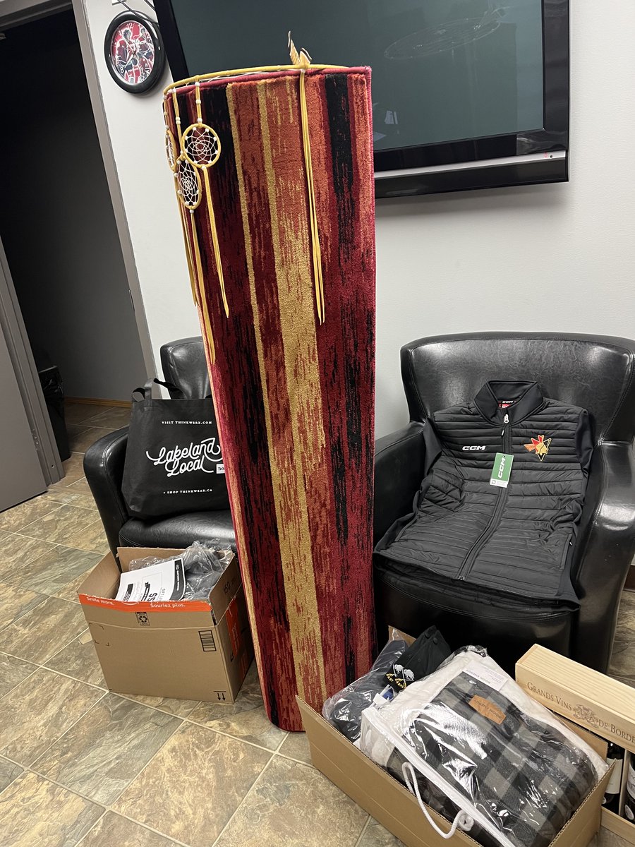 BPontiacs's tweet photo. Good morning Bonnyville! Start your weekend off right at the Jesse Lewis Comedy Hypnosis Show at the Beaver River Fish & Game Building! The event starts at 6pm tonight! Laughs, Silent Auction items, and more! #goyaks #comedyhypnosis
Tickets available at https://t.co/TUInNR5J2i https://t.co/Qick8K3e3b