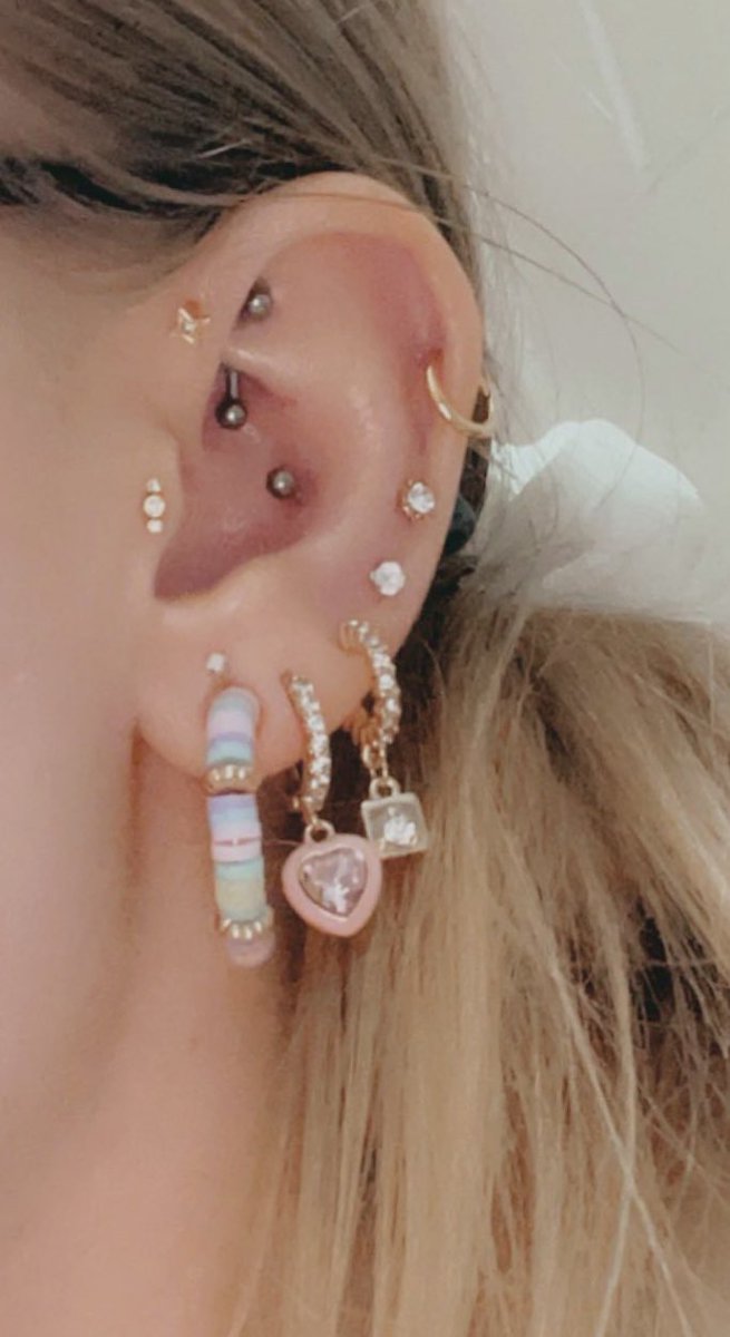 itselodey's tweet image. #earpiercings #earstack #myearpiercings #earpiercinginspo #earrings 
@LovisaJewellery 🫶🏻