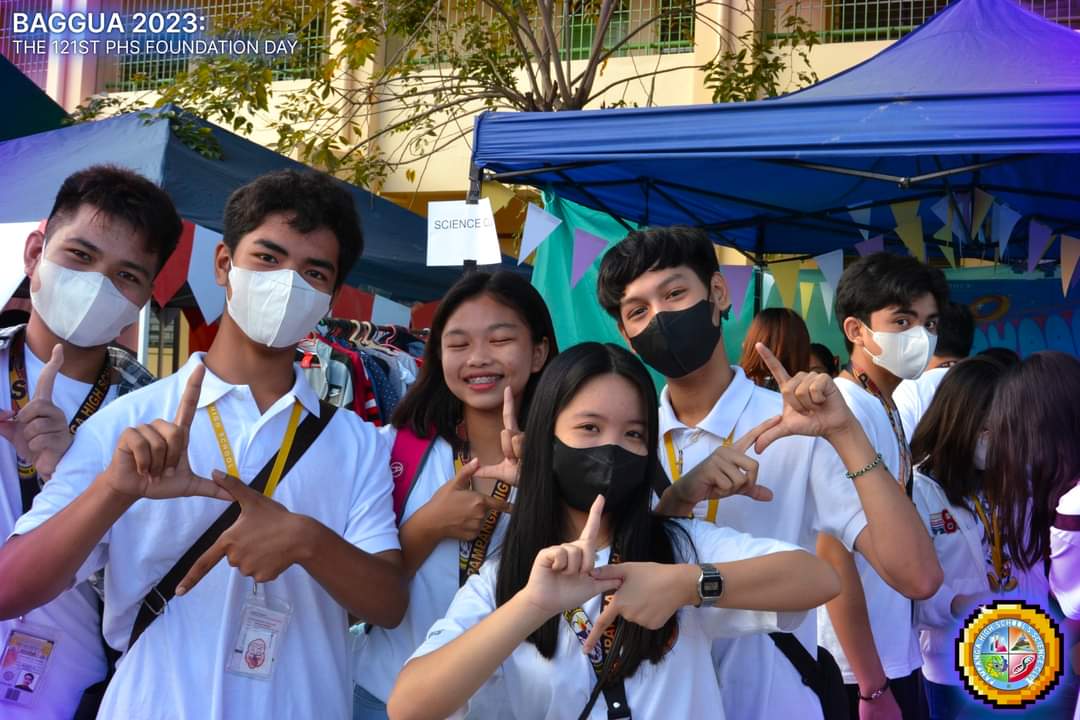 PHSSCIENCECLUB_'s tweet photo. The PHS Science Club is happy to serve you with these photos we took of PHSians making  Peryaaaas and Maswerteng Ukei Ukei  come alive! + https://t.co/u8AFt9MMrm