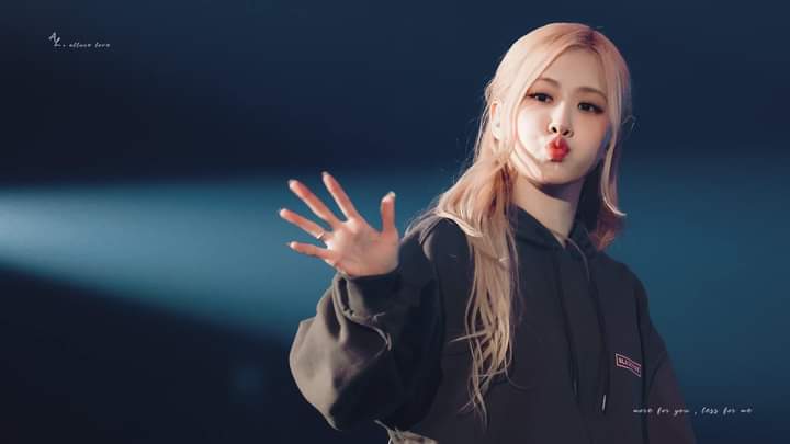 Happy Birthday Chaeyoungie😍😍
DAZZLING ROSÉ TURNS 26
#EasyToLoveROSÉDay
#자_오늘밤이야_해피_로제데이