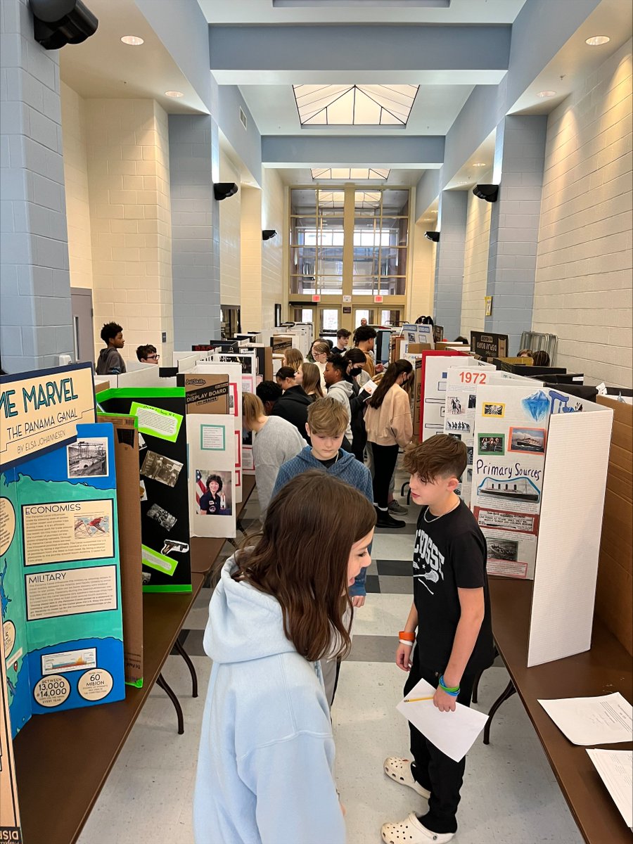 CalvertMSCCPS's tweet photo. History Fair was a great success at CMS! Several excellent entries in all categories. https://t.co/IrSoptLPHh