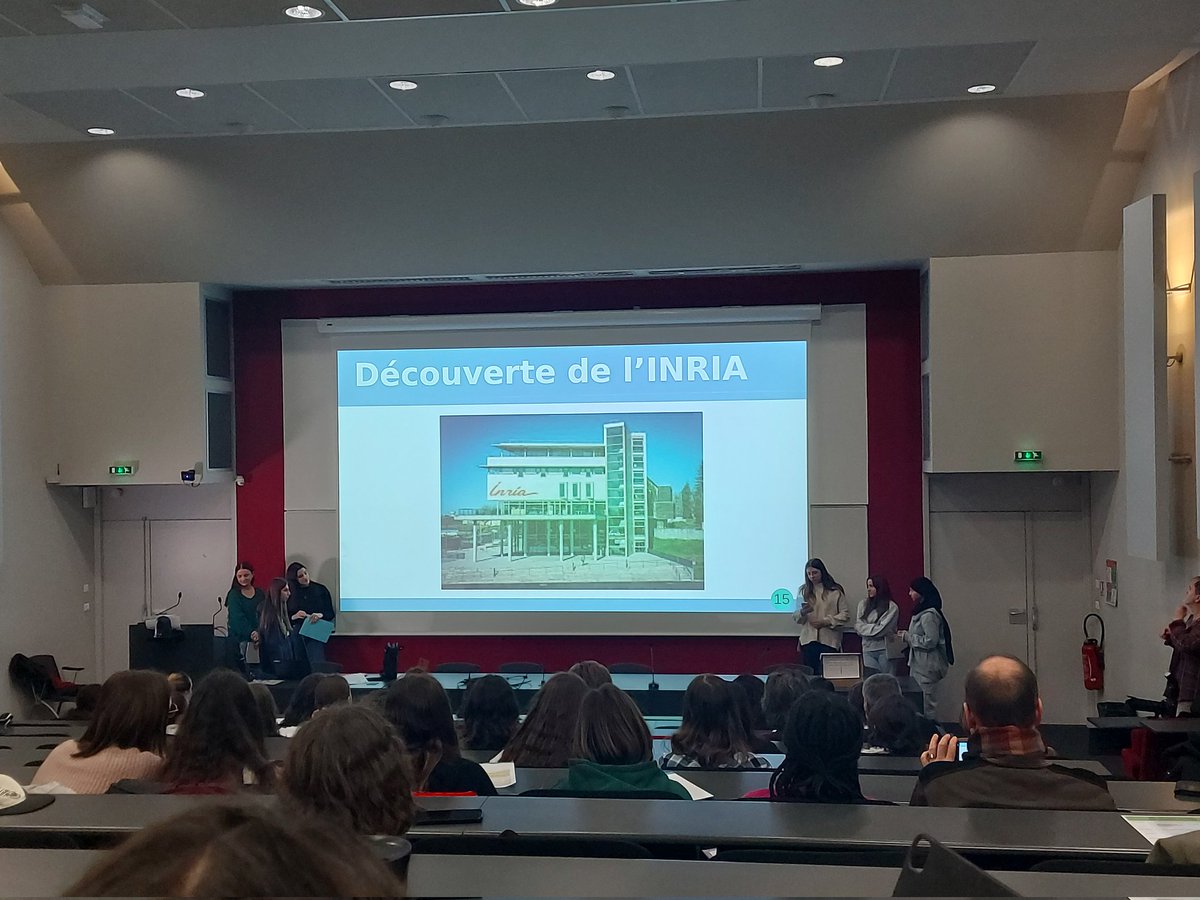 Inria_Bordeaux's tweet photo. Cet après-midi, les jeunes filles de l'action "Moi #informaticienne, Moi #mathématicienne" restituent leur semaine de decouverte du campus @univbordeaux : "Une semaine riche en découvertes et en rencontres" pour toutes ces élèves de 3e et de 2nde. https://t.co/mHotYT6J6o