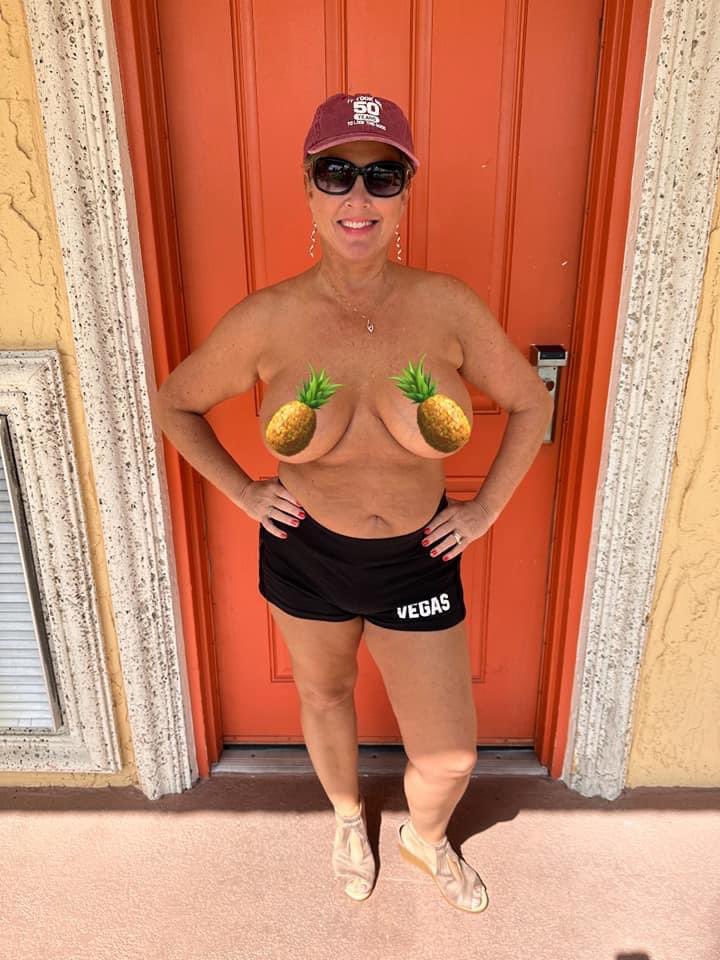 BlondeMilf4u's tweet photo. Caliente fun ๐ฅ
#caliente #calienteresort #swinger #blondemilf https://t.co/trWwLJJf5k