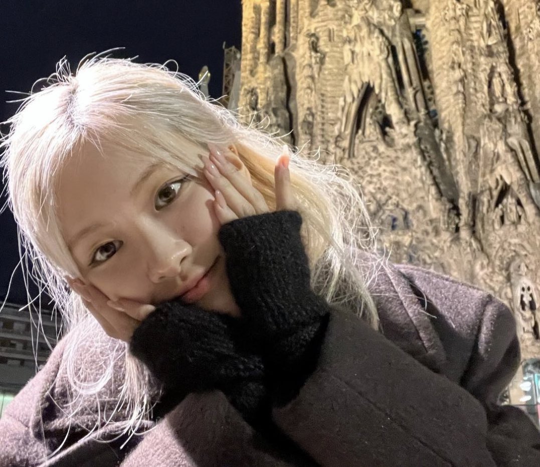 blackpinkbabo's tweet photo. HAPPY BIRTHDAY ROSÉ 🤍 You’re doing amazing and I hope you have the best year and do all the things you want to do because you truly deserve all the happiness and love. Rosie, you were always the easiest to love and the most lovable! I love you so much 🥰 https://t.co/No3HpFpuTp