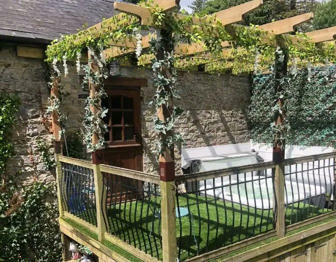 TheHolidayCots's tweet image. Book your next vacation to Wales and stay at the spacious and comfortable Llanvithyn Cottage. It is packed with original features.
🛌Sleeps 1-8
theholidaycottages.co.uk/Glamorgan/13605
#Llancarfan #Cowbridge #Cardiff #Glamorgan #HolidayCottage #HotTub #Barn #Quality #Medieval  #CityCentre