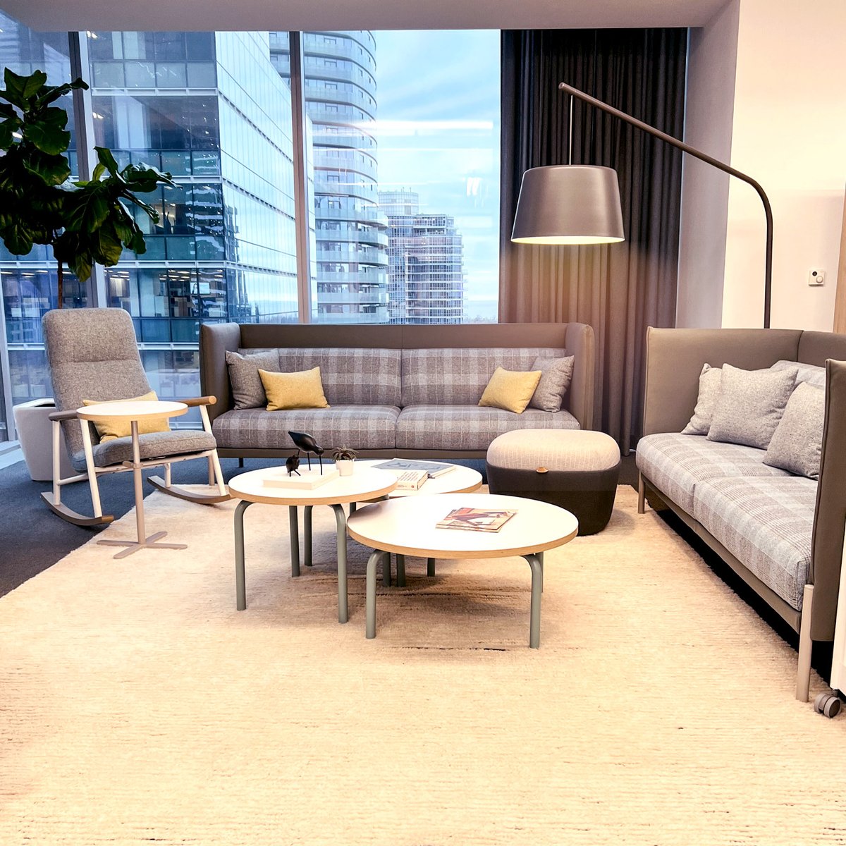 teknion's tweet image. Let’s play a game of Spot The Difference. Between these two Routes scenes, how many differences can you find? 🔍🧐

#teknion #thehub #routes #spotthedifference