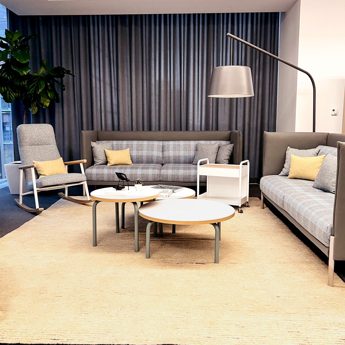 teknion's tweet image. Let’s play a game of Spot The Difference. Between these two Routes scenes, how many differences can you find? 🔍🧐

#teknion #thehub #routes #spotthedifference