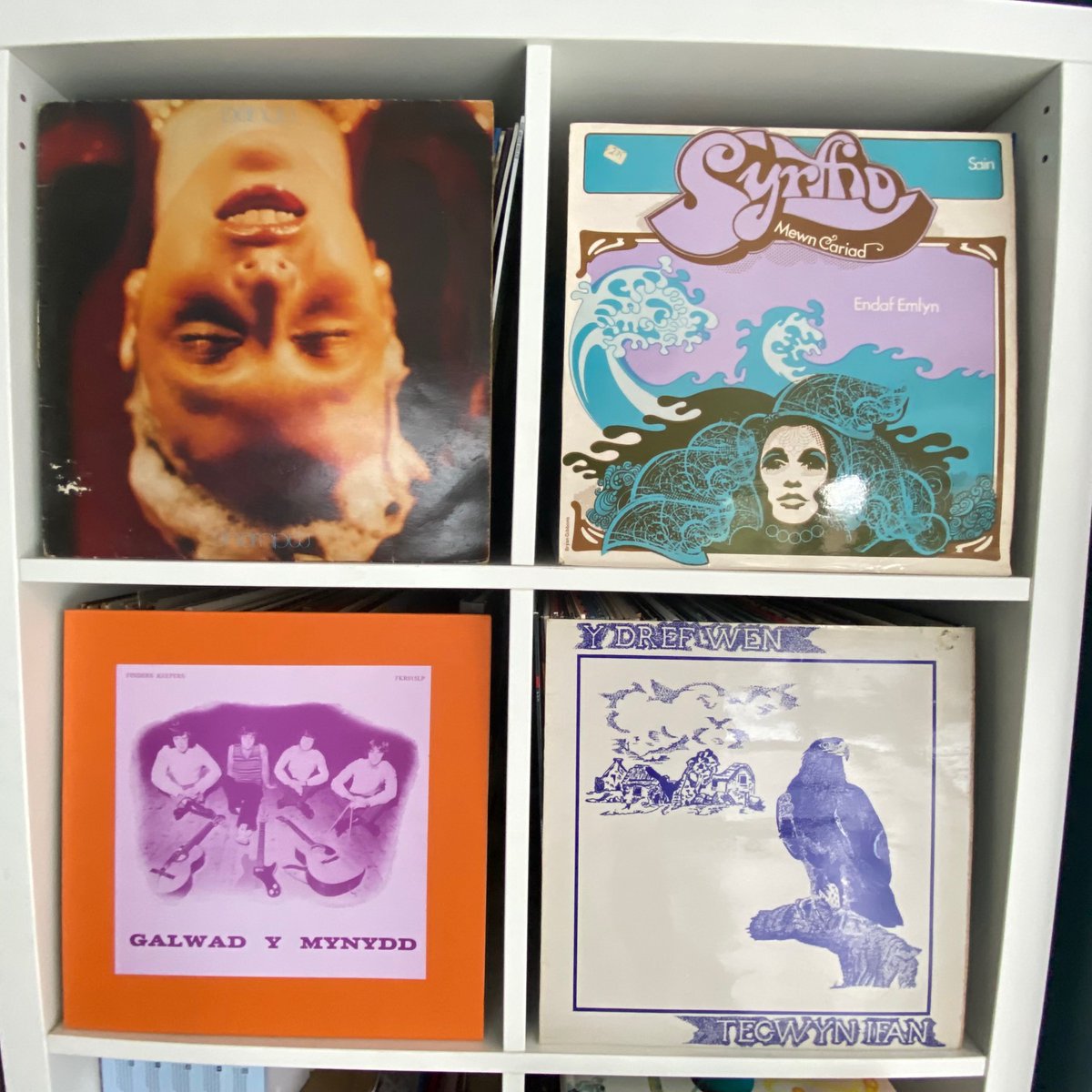 Llwyd_Owen's tweet photo. #DyddMiwsigCymru #feinyl #vinyl #pop #gwerin
Bando https://t.co/3S7HUG4gZa
Endaf Emlyn https://t.co/Qy3q46EIUt
Galwad y Mynydd https://t.co/4dbUJ2kyCQ
Tecwyn Ifan https://t.co/fZyMjXqyjD https://t.co/AJ6flifCYd