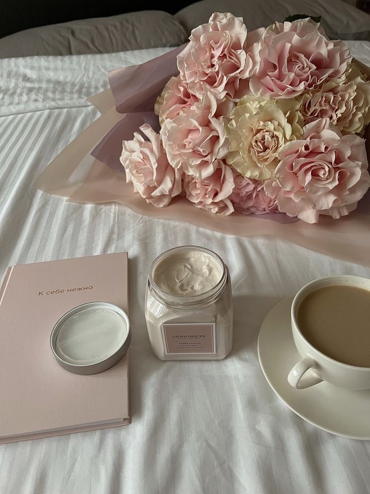 shewearprada's tweet photo. Pretty in pink 🌸⛅💌 https://t.co/t0LvW3QAsp