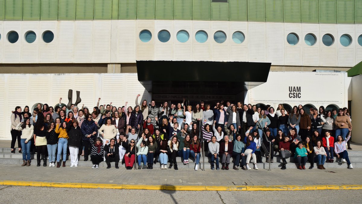 CNB_CSIC's tweet photo. #11F un día para promover la presencia de la mujer en la ciencia y las vocaciones científicas en niñas. En la foto de ayer, faltan muchas investigadoras del CNB que han acudido a contar su trayectoria y ciencia a centros educativos #TodasHacemosCiencia #CNBerAs #365Días11F https://t.co/FpQDn05D9Z