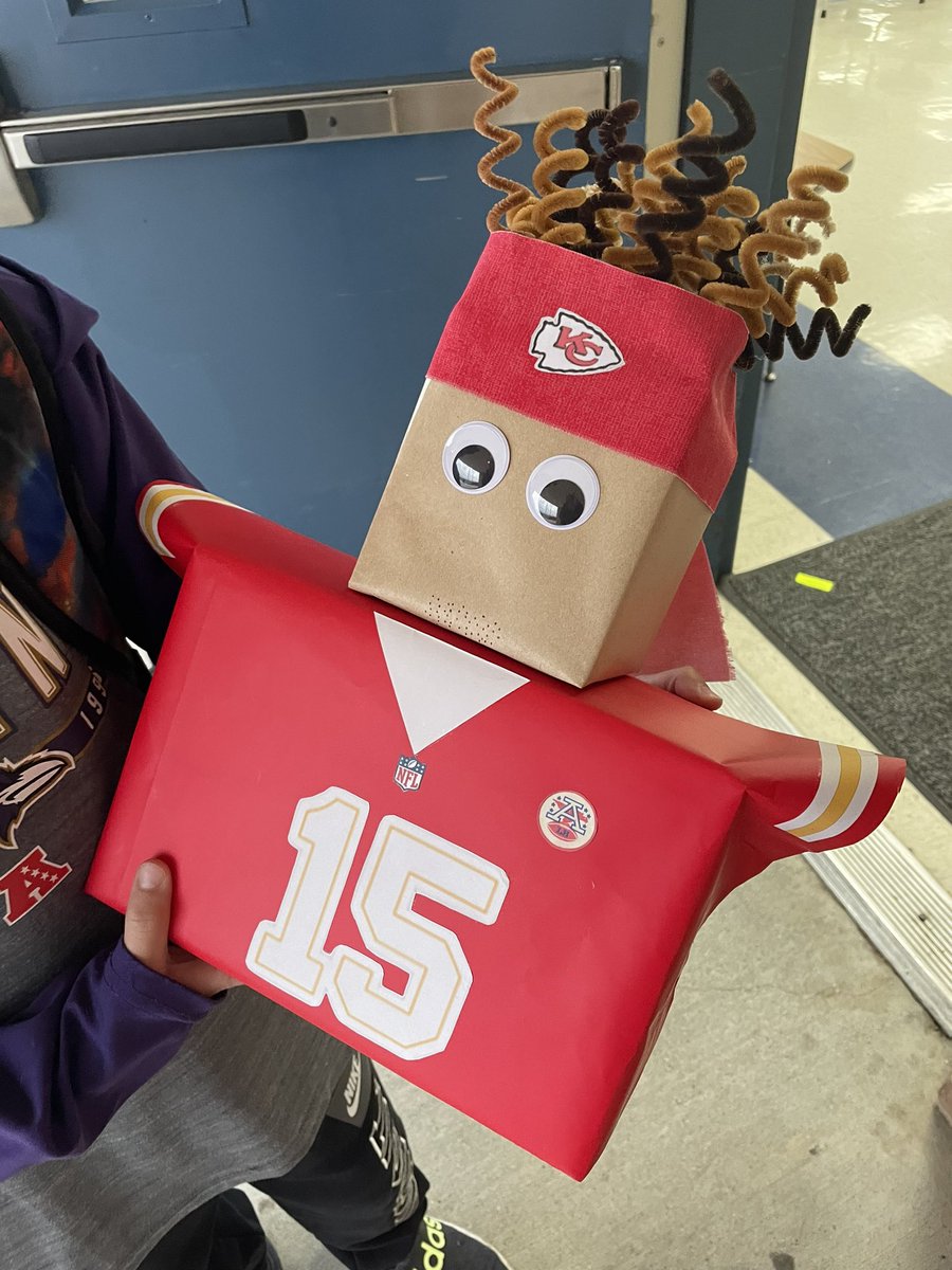 It’s a win-win! I think this is the most creative Valentine box created by a student <a href="/JustinJags/">Justin Elementary</a>! Good luck <a href="/PatrickMahomes/">Patrick Mahomes II</a>!