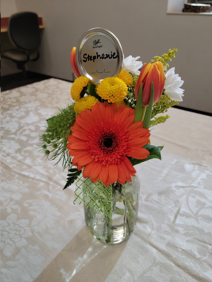 Thank you so much for supporting School Counselors <a href="/mlcent73/">Melissa L. Centracchio</a> and for the beautiful flowers and treats #awesomeadmin
#schoolcounselorsweek