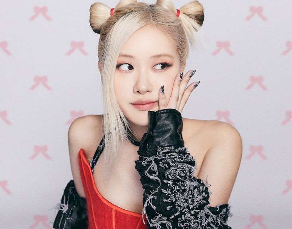 Clarievia's tweet photo. HBD to the most talented &amp; beautiful angel. May the path of your life always stay illuminated by the lights of success and love 🎂🤍 มีความสุขเยอะๆเลยนะคะ 

#EasyToLoveROSÉDay
#자_오늘밤이야_해피_로제데이 https://t.co/PIVYRjgK8g