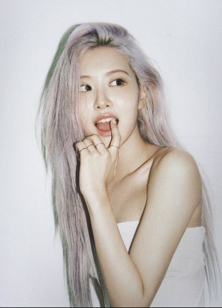 rljj16's tweet photo. DAZZLING ROSÉ TURNS 26
#EasyToLoveROSÉDay
#자_오늘밤이야_해피_로제데이 https://t.co/njXvtXjEjM