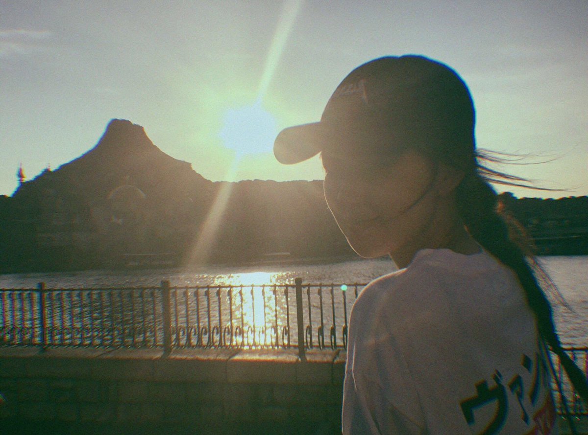 rljj16's tweet photo. DAZZLING ROSÉ TURNS 26
#EasyToLoveROSÉDay
#자_오늘밤이야_해피_로제데이 https://t.co/sP9dypmDBs