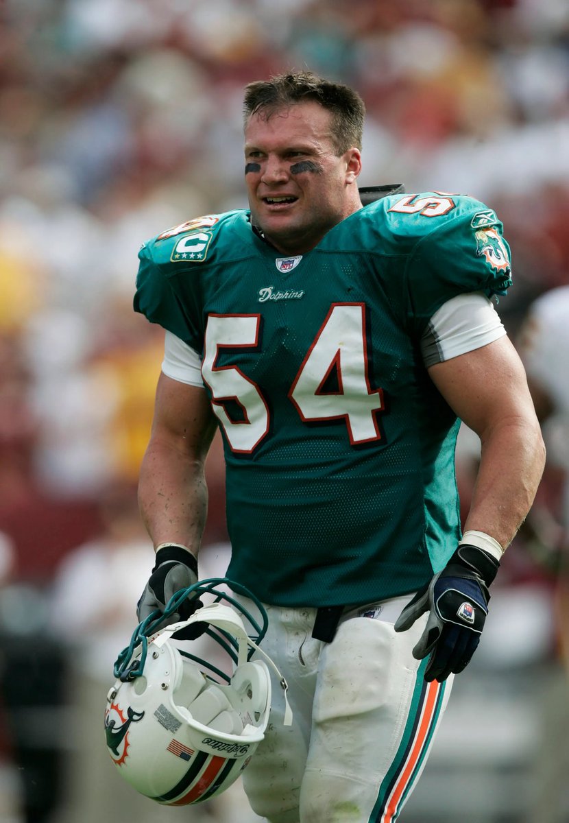 Larry_Csonka39's tweet photo. CONGRATS to Zach Thomas on his long overdue induction into the @ProFootballHOF  Welcome to Canton Zach! #HallOfFamer #goldjacket #FinsUp https://t.co/18aPIJ3pMv