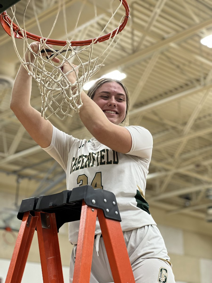 Avalillianmae9's tweet photo. Big Sis @MKavalary cutting down the net after Greenfield HS Varsity won their conference! https://t.co/xOQz5kQn3r