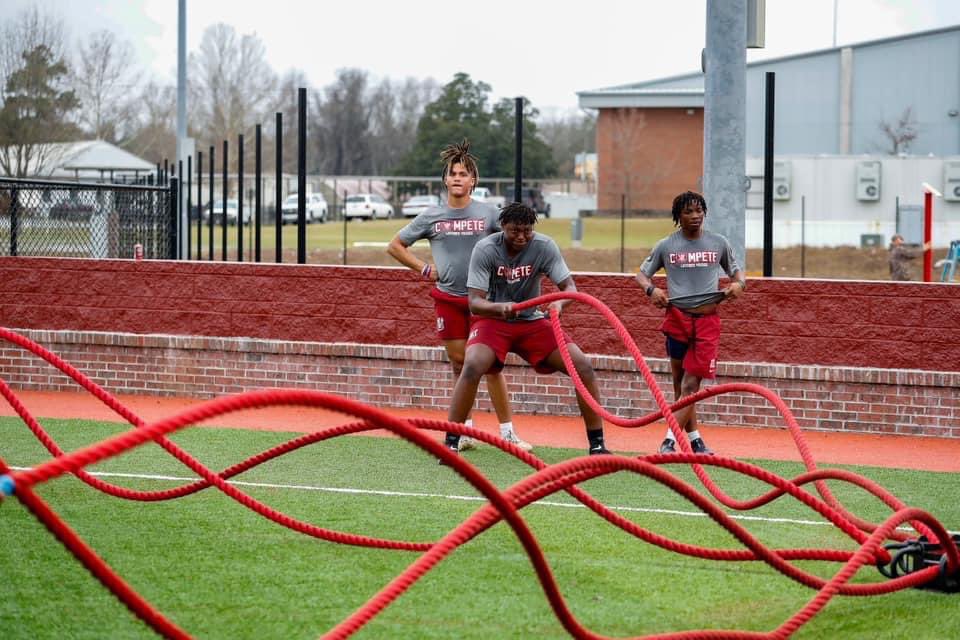 Lowndes Football Recruiting tweet media