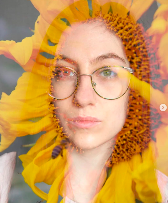 emilye_97's tweet photo. @DarrenSRS My floral mental health portraits instagram@emilyelliottphotography https://t.co/J8lYv7jiUI
