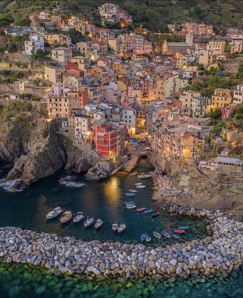 W0rld2026's tweet photo. Cinque Terre, Italy https://t.co/vfFkvEc2zh