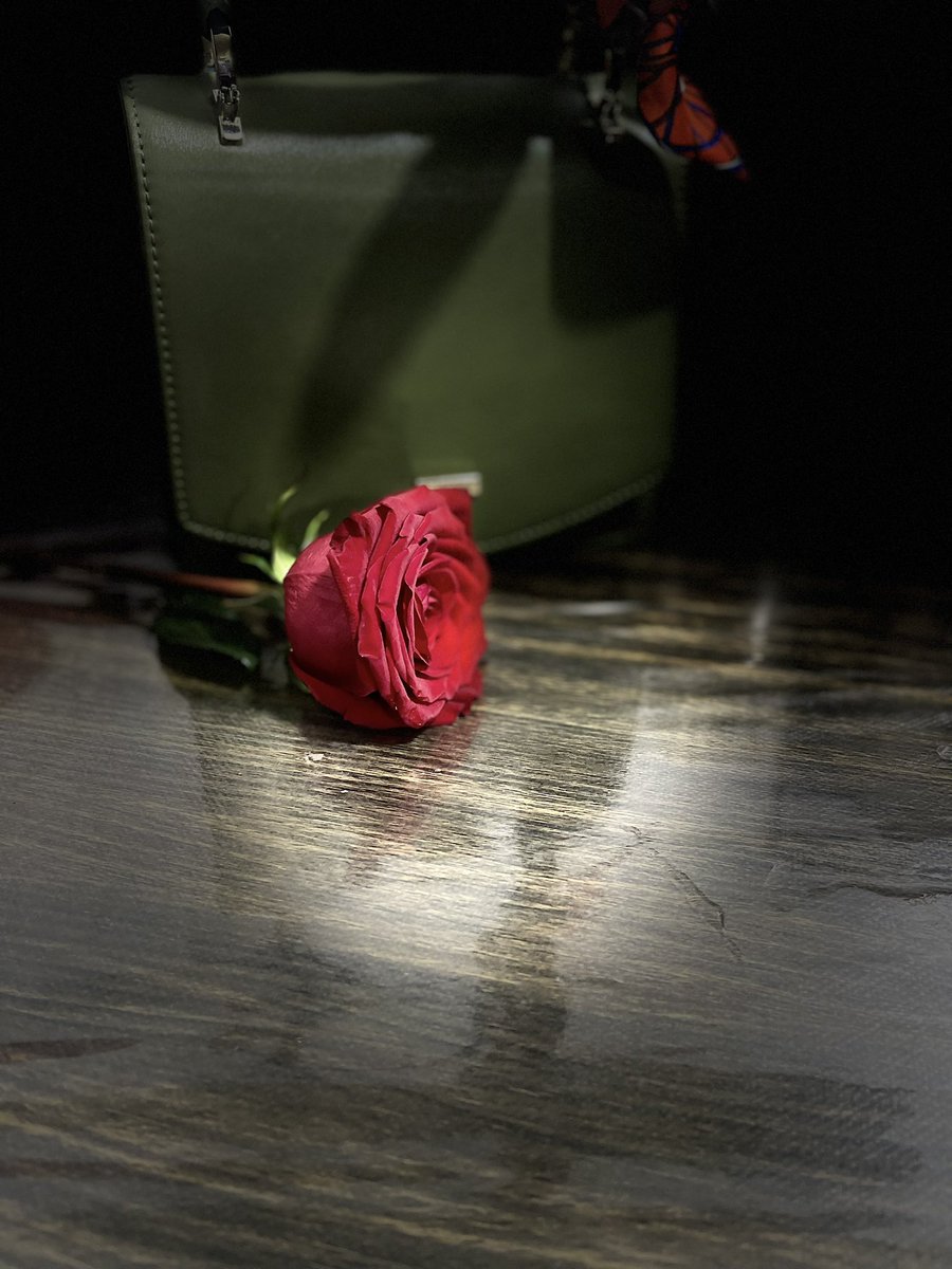 Ameraarts's tweet photo. I’m planning to give a great gift to my mom for a great love day 💝 https://t.co/PG7Z3LPYK3