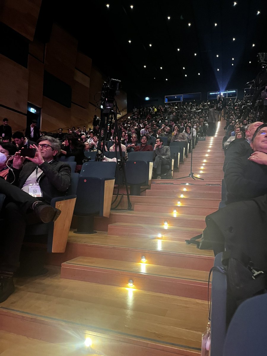 doctstefania's tweet photo. 2nd 🇮🇹 #ANMCO Conference #ClubdelleUTIC is right now. A lot to learn for hundreds of young cardiologists gathered in Florence https://t.co/3f12TKNjjL