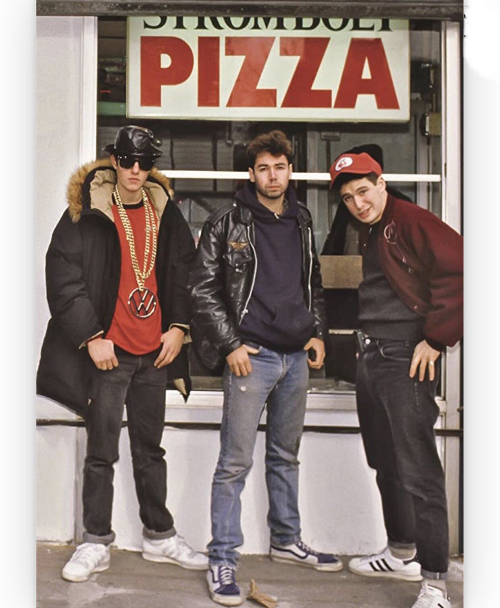 The Beastie Boys + Stromboli Pizza = 80s Paradise.

#TheBeastieBoys #BeastieBoys #AdRock #MCA #MikeD #80sMusic #80sRap