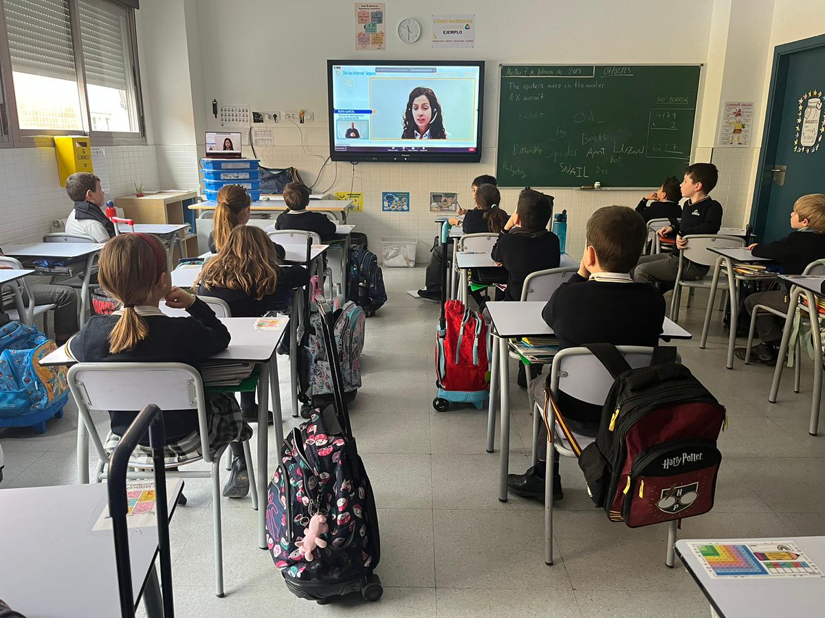 CCMiramadrid's tweet photo. El pasado martes 7 de febrero los alumnos de 3º y 4º de Primaria asistieron a unos talleres de ciberseguridad  donde aprendieron a detectar el fraude que se pueden encontrar en algunos videojuegos. 

#colegiomiramadrid #miramadrid #googlereference #ciberseguridad https://t.co/JGXgwP96xk