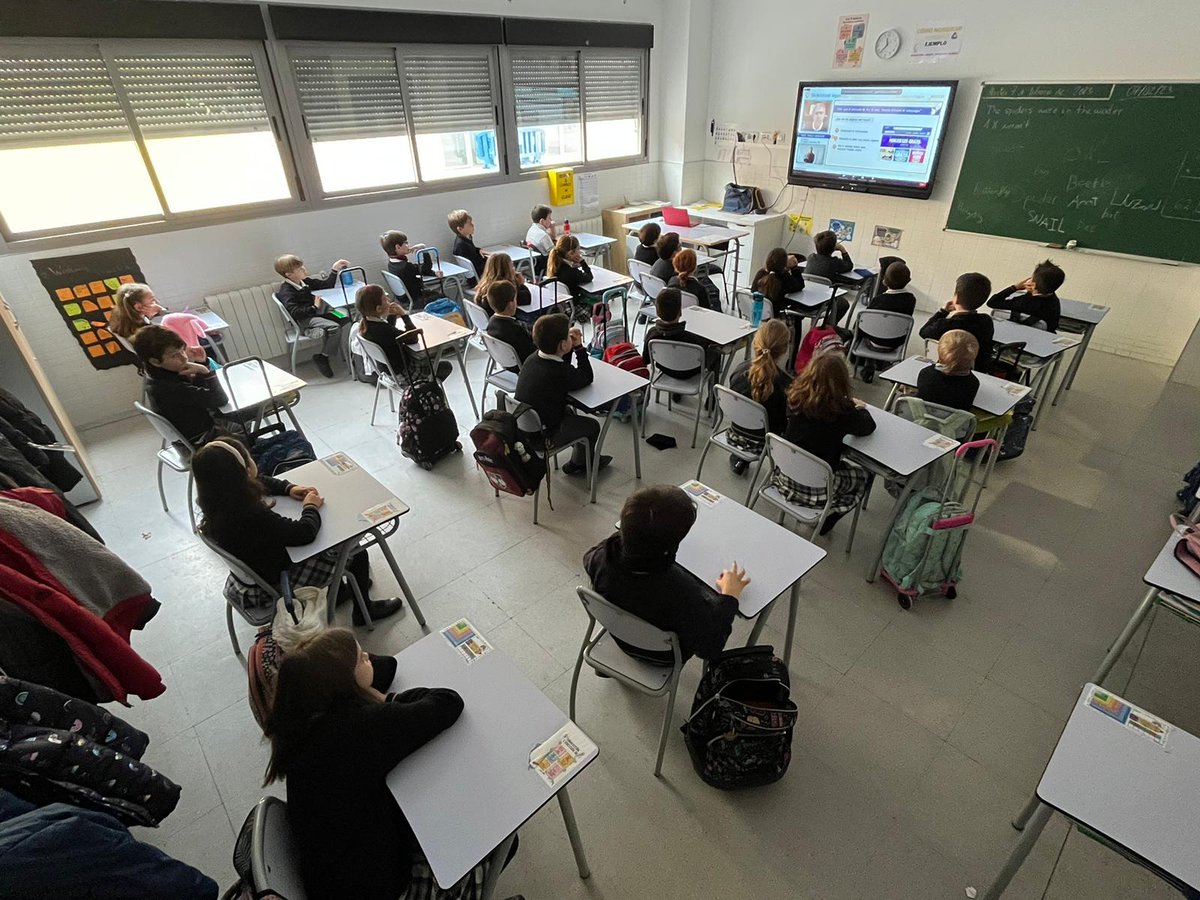 CCMiramadrid's tweet photo. El pasado martes 7 de febrero los alumnos de 3º y 4º de Primaria asistieron a unos talleres de ciberseguridad  donde aprendieron a detectar el fraude que se pueden encontrar en algunos videojuegos. 

#colegiomiramadrid #miramadrid #googlereference #ciberseguridad https://t.co/JGXgwP96xk