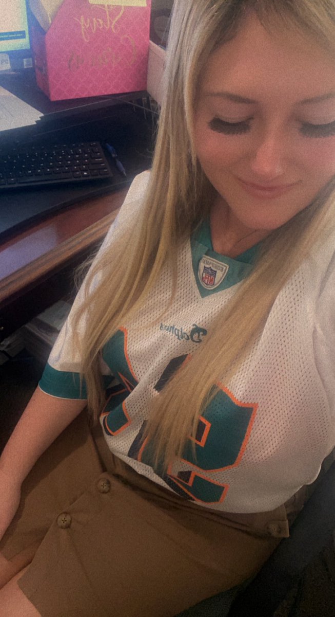 Did anyone else self-declare a Zach Thomas Friday in their office besides me? 😂🧡🐬 #finsup #MiamiDolphins #HOF2023