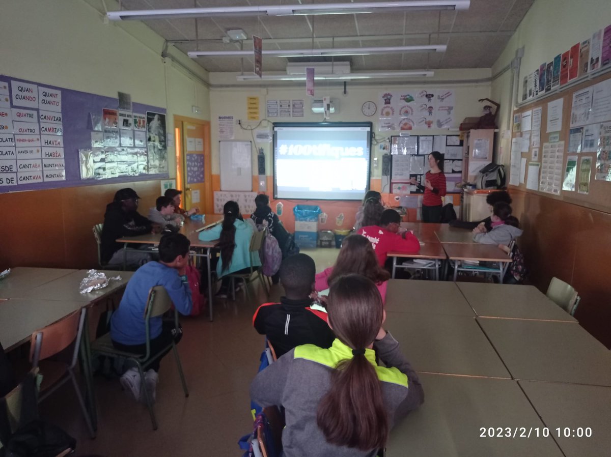 Glad to be in <a href="/AmpaScholaRubi/">@AmpaSchola</a> talking about Science in the womeninscienceday.org , #100tifiques. Thanks for all the interesting questions, guys. New generations are more than promising