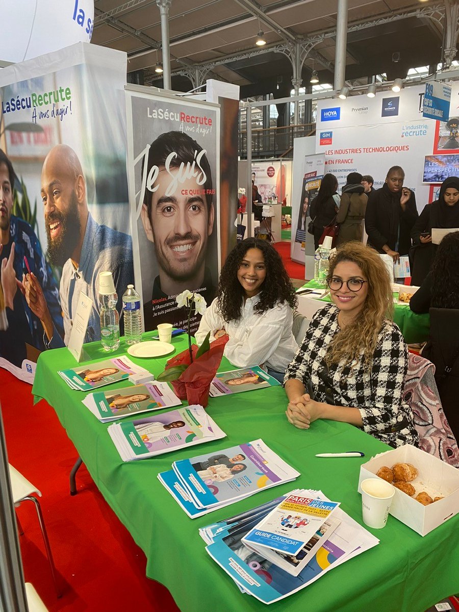 Urssaf_IDF's tweet photo. 👉En direct du salon #ParisPourLEmploi des #Jeunes.
Nos chargées de recrutement vous attendent sur le stand Sécurité Sociale.
📌La Villette
#AVosCV #IciCaRecrute https://t.co/Ixd5Ii9Jxz