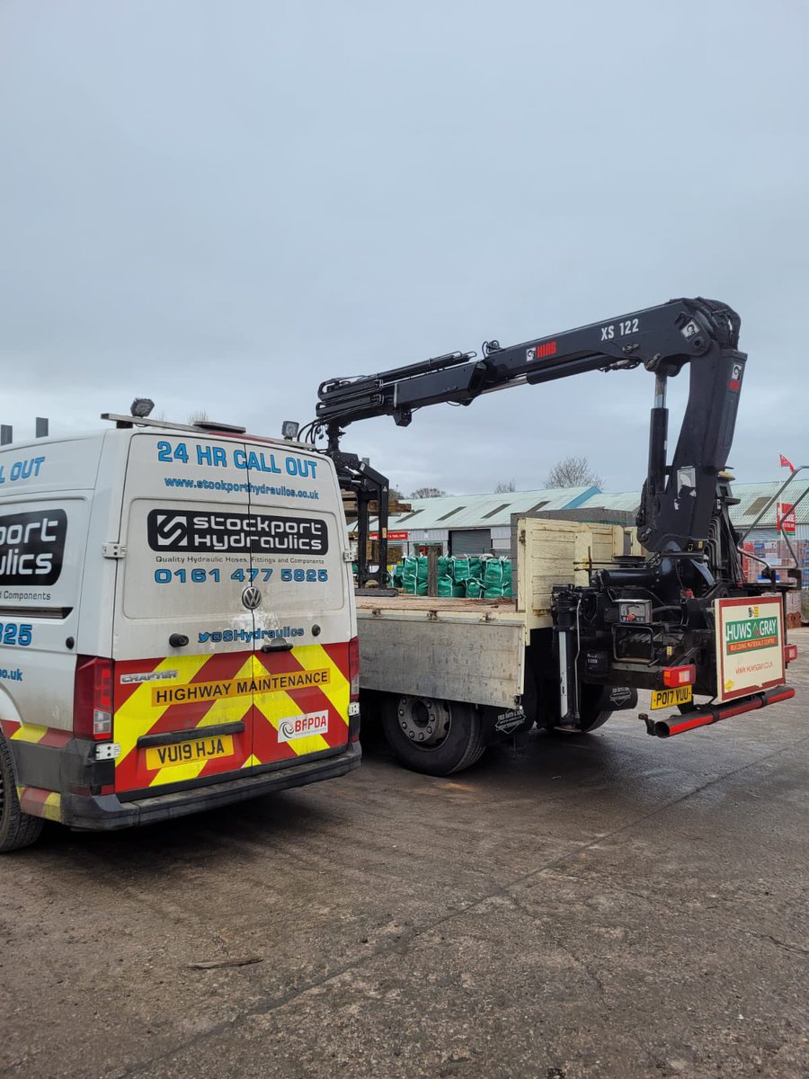 Strip down and replace long boom hose down centre of grab 🙌 #letsgo