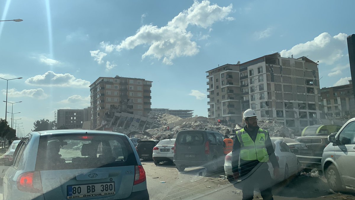 Basheerlyoosh's tweet photo. مشاهد من الدمار بمدخل مدينة انطاكيا

#زلزال #تركيا #هاتاي #انطاكية #انطاكيا #hatay #antakya #deprem #هزة https://t.co/m4vrQYK8Ct