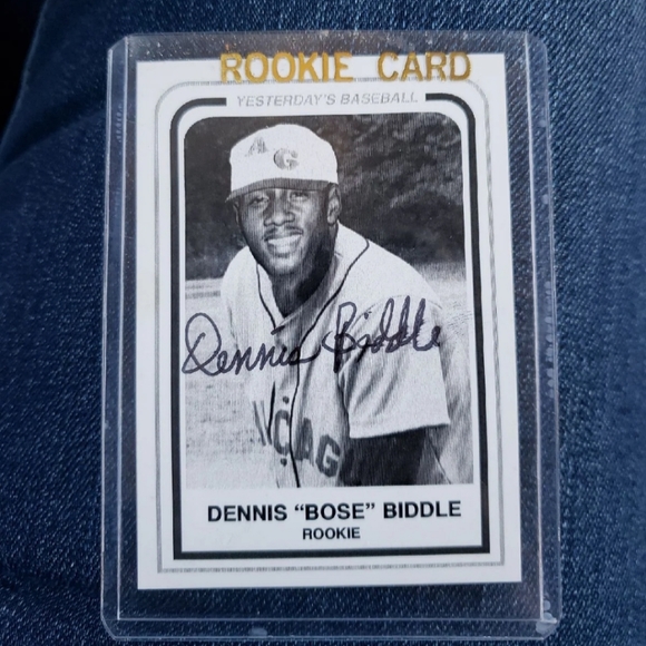 KSSportsCards1's tweet photo. So good I had to share! Check out all the items I'm loving on @Poshmarkapp from @the_pifer @risikab #poshmark #fashion #style #shopmycloset #topps: https://t.co/wrtppeRHzh https://t.co/Rp8Wbnxxjd