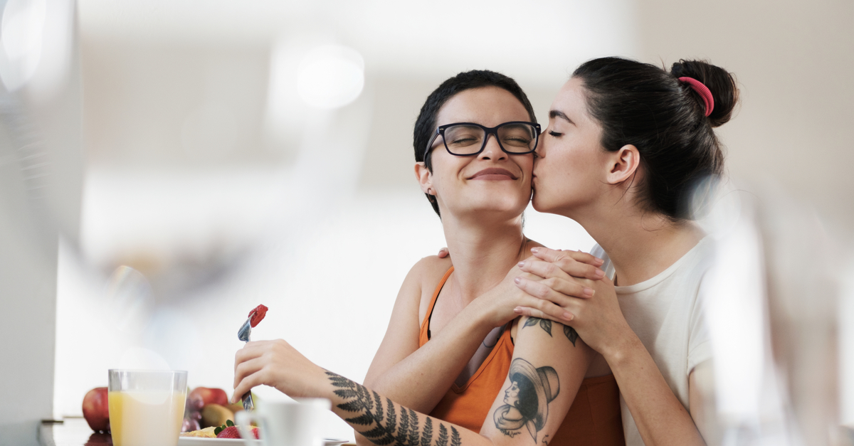 ENERGYSTAR's tweet photo. Love is in the air with Valentine's Day just around the corner. Make the most of your special moments with ENERGY STAR certified LED bulbs, which use up to 90% less energy than standard bulbs and last at least 15 times longer. #LightTheMoment https://t.co/fdGxUm25BA https://t.co/7gBPlRkXMK