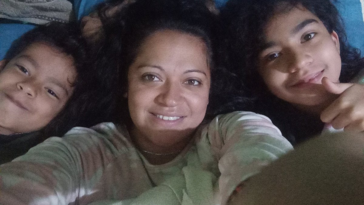 crimsflakita's tweet photo. @PonchoYezka @Oye897 Buenos días my love nada #MeDaVida que estos brazos ai alrededor de verdad que son mi mejor medicina @ClubOyeStars https://t.co/zi4QRLLiMh