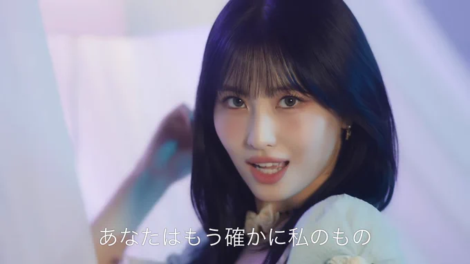 この穢れた世界にこんな美しい生き物いるんだ……………………………………って感動しながらTWICEのMV見てたら1時間経ってた 