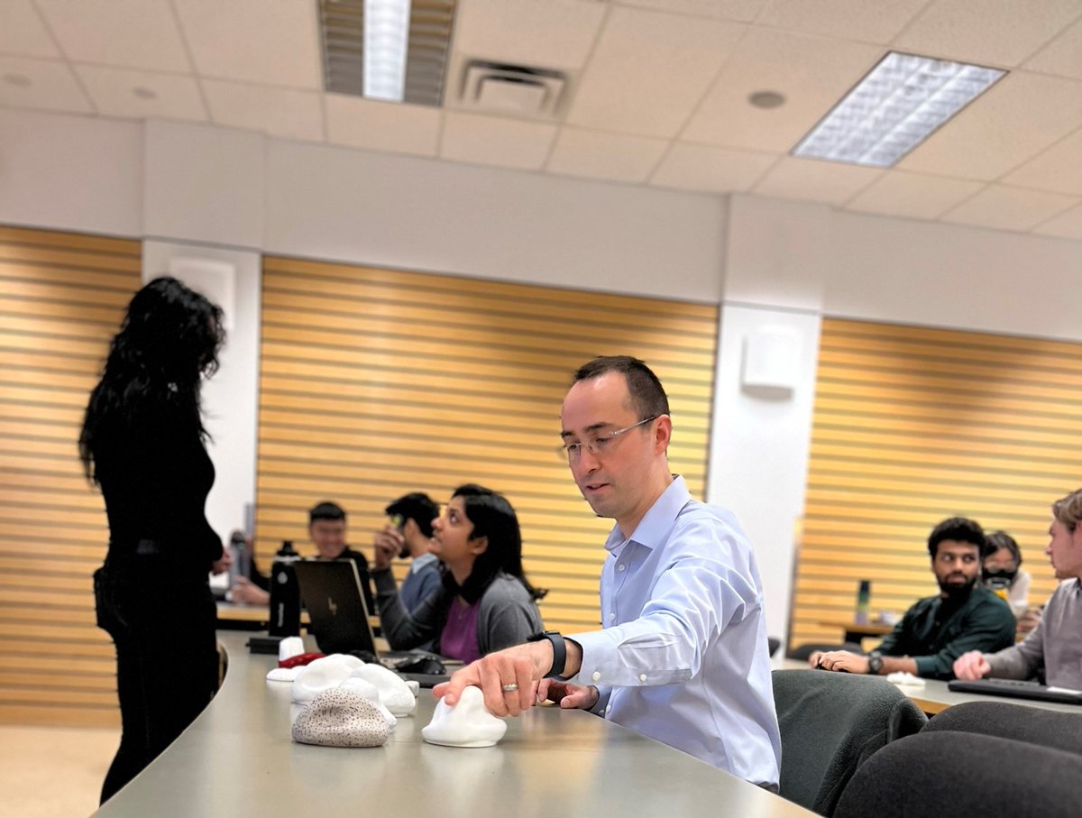 manu_ubc's tweet image. Exploring the boundaries of conventional manufacturing techniques 💡 

A sneak peek into the innovative projects from the &quot;Design for Additive Manufacturing&quot; course taught by Dr. Adam Clare at @manu_ubc 

#additivemanufacturing #manufacturing #ubcengineering