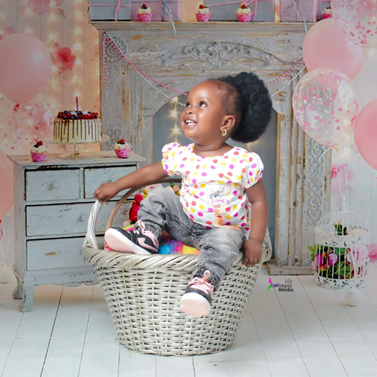 kendusola's tweet photo. Alice is One. Shot by @kendusola https://t.co/0gUSpBqCbV