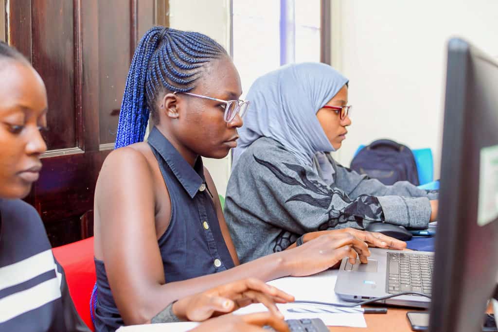 obmaihda1's tweet image. Day 3 #codehack @pwaniteknowgalz