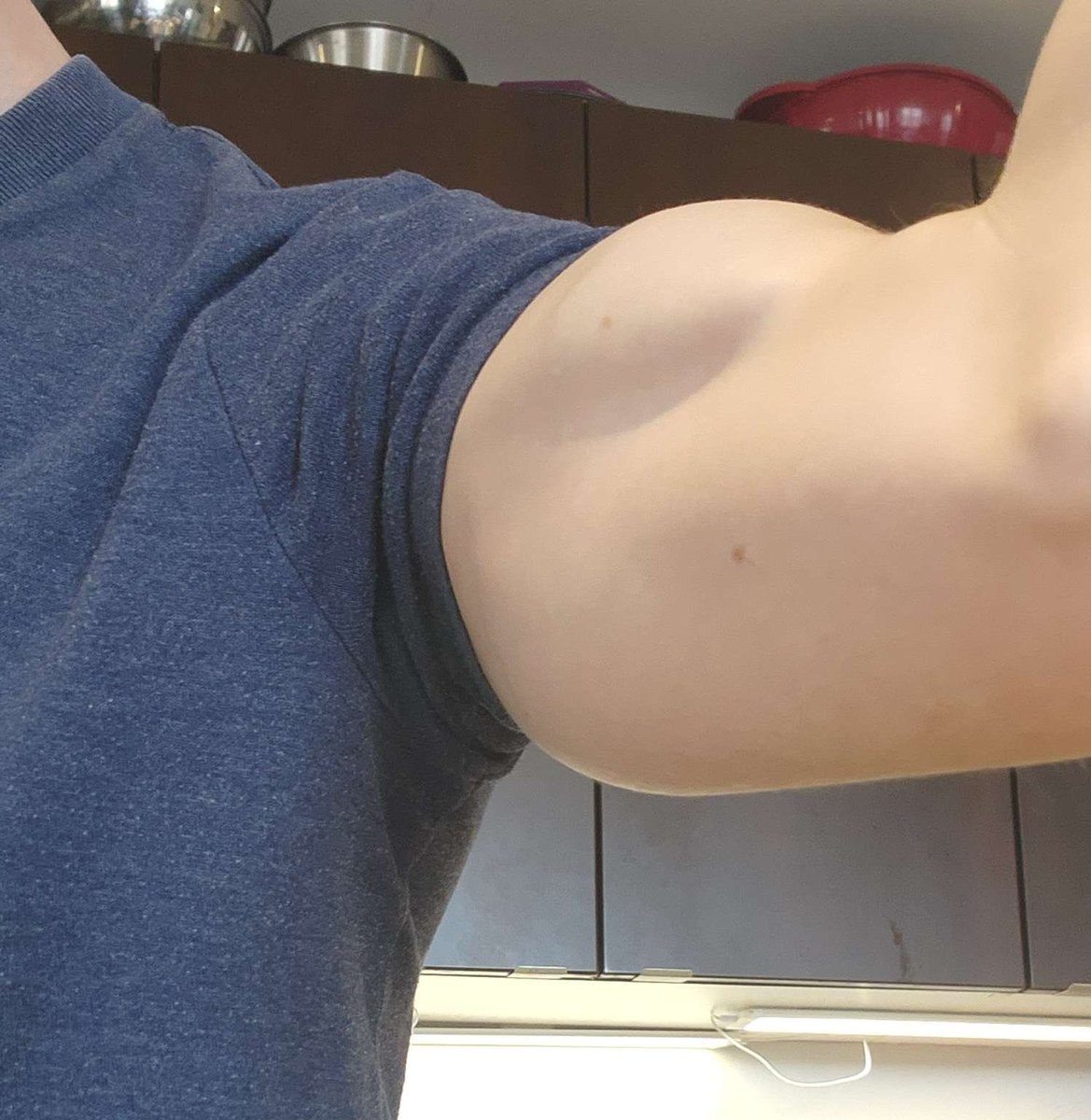 master692137's tweet photo. Dziś 10 dzień wypłat cwele, Pan czeka na daniny od uległych ciot #findom #cashmaster #armpit #smellyarmpit #smellypit #fetish #alpha #bdsm #lickmyarmpit https://t.co/DK1y2DLzKz