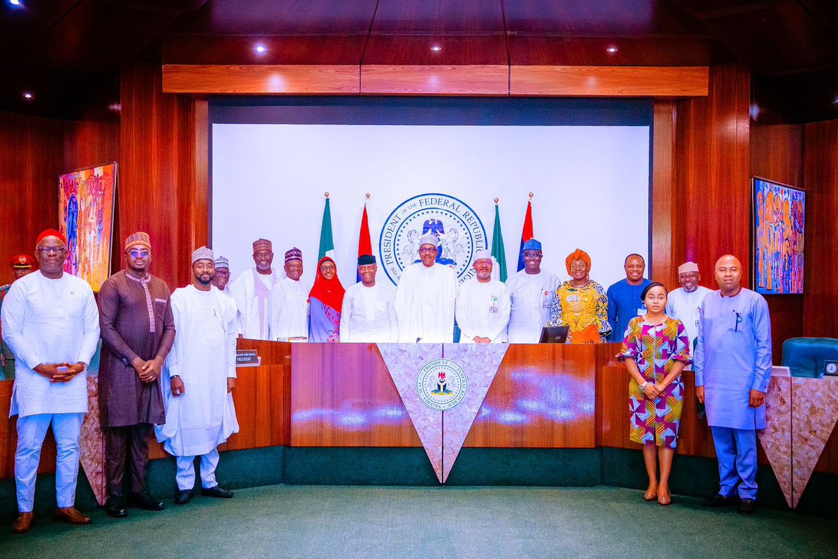 MohdHAbdullahi's tweet photo. Today HE President @MBuhari presided over the #InauguralMeeting of @NCClimateChange where it approves the institutional arrangements,work plan, dev of open market carbon trading framework & subsuming of the #ETP under the @NCClimateChange governance structure.
📸 @tolanialli https://t.co/yoF8Peb7WL