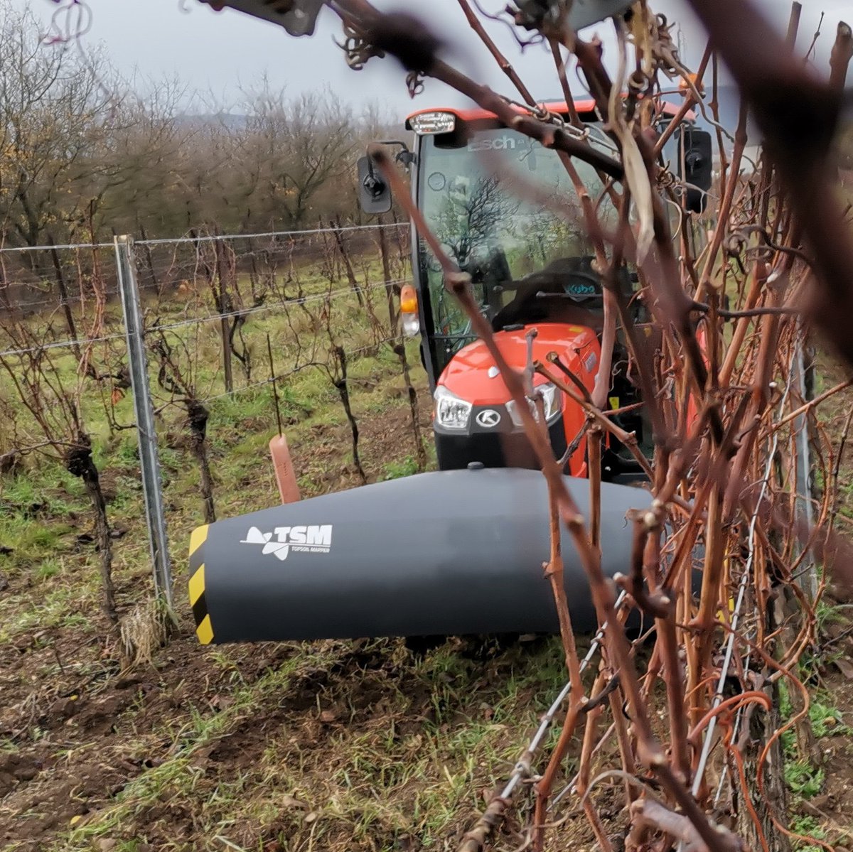 geosistemassrl's tweet photo. TopsoilMapper en los viñedos. La variabilidad del suelo y la gestión del riego son los dos temas principales aquí. Conoce más acerca de TSM 👉🏻 https://t.co/dZz6RBOMsB

#TopsoilMapper #knowyoursoil #agricultura #mendoza #sanjuan #agtech https://t.co/4pLiVZXTk5